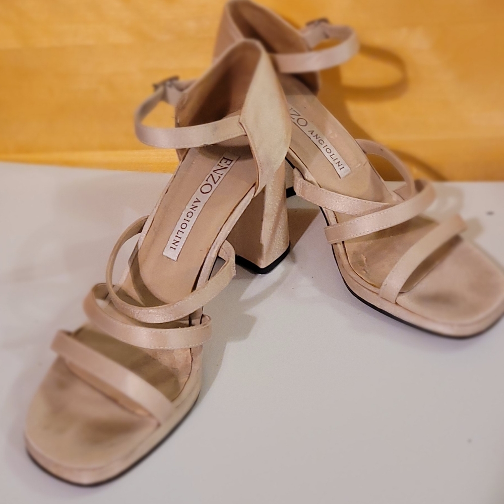 ENZO ANGIOLINI Heels Sz 7.5M Rose Gold Satin